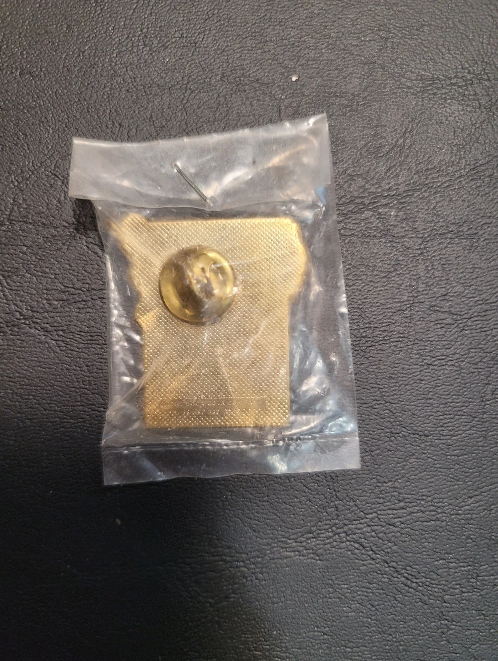 1990's Coca-Cola Advtisement Pin - Picture 3 of 3